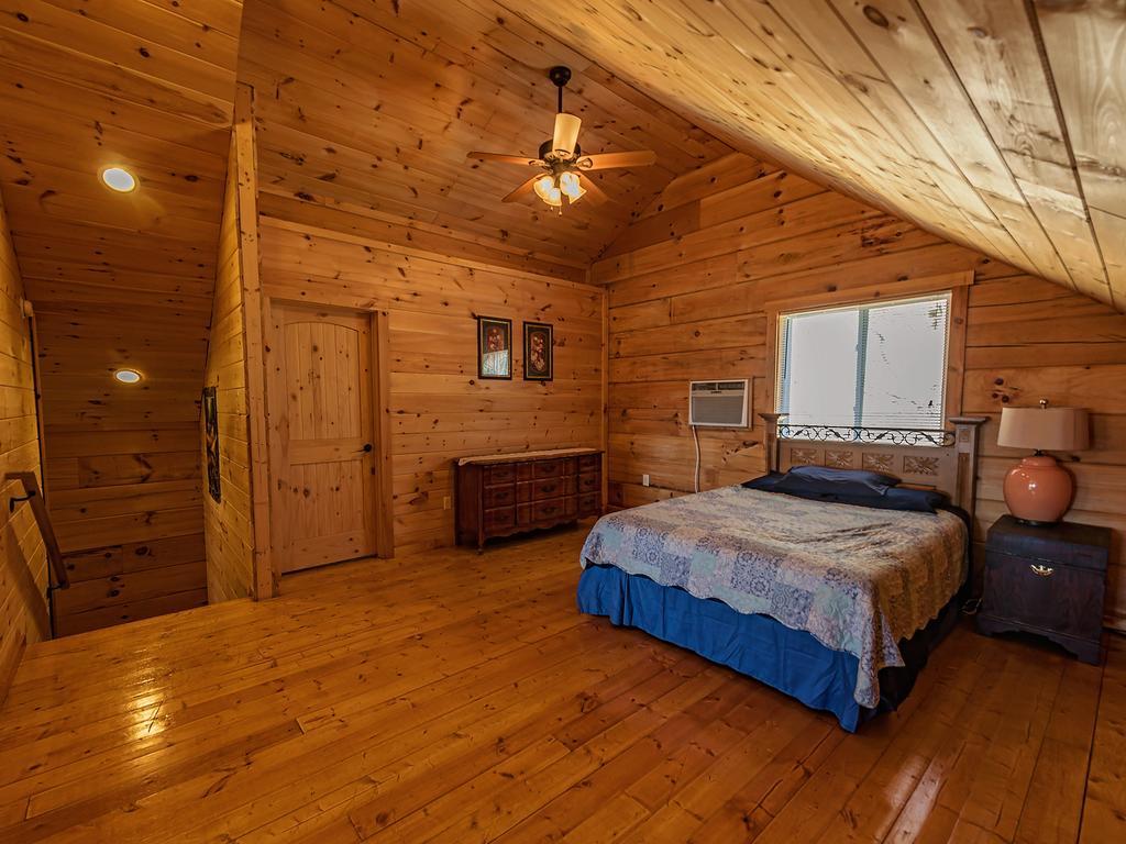 Отель Log Cabin In Smoky Mountains Севьервилл Номер фото